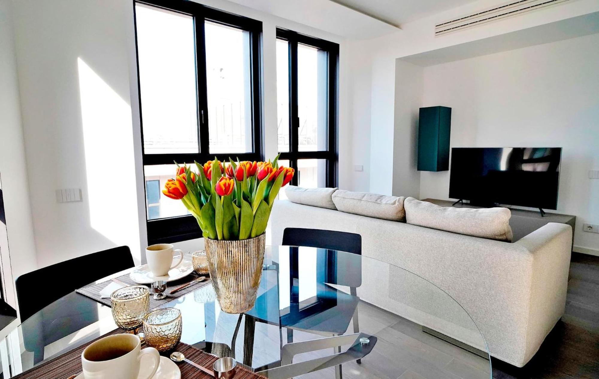 מילאנו San Babila Central Tower With Panoramic Terrace Overlooking Duomo By Rentopolis מראה חיצוני תמונה
