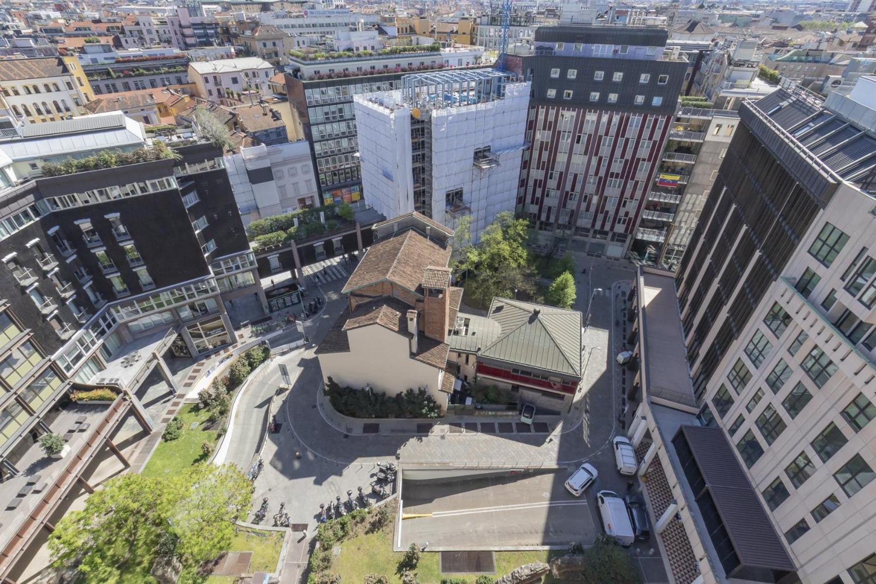 מילאנו San Babila Central Tower With Panoramic Terrace Overlooking Duomo By Rentopolis מראה חיצוני תמונה